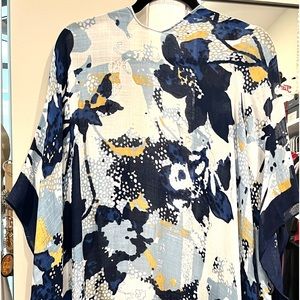 Pictures don’t do this justice! Summery, floral, kaftan with side slits